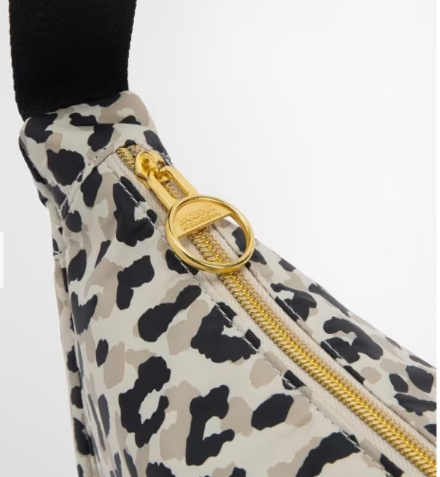 Boulevard sling bag