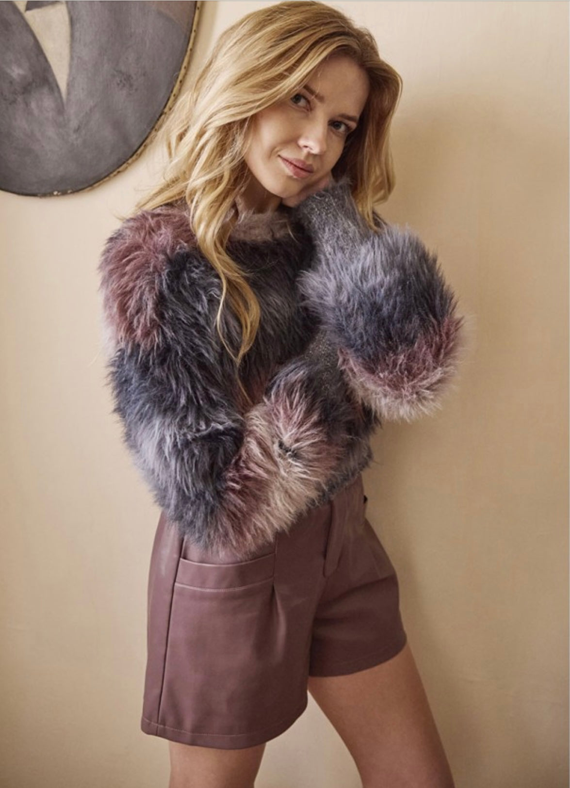 Mauve faux leather shorts