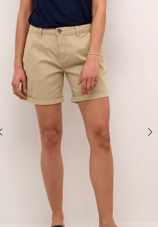 Ubrita Beige Shorts