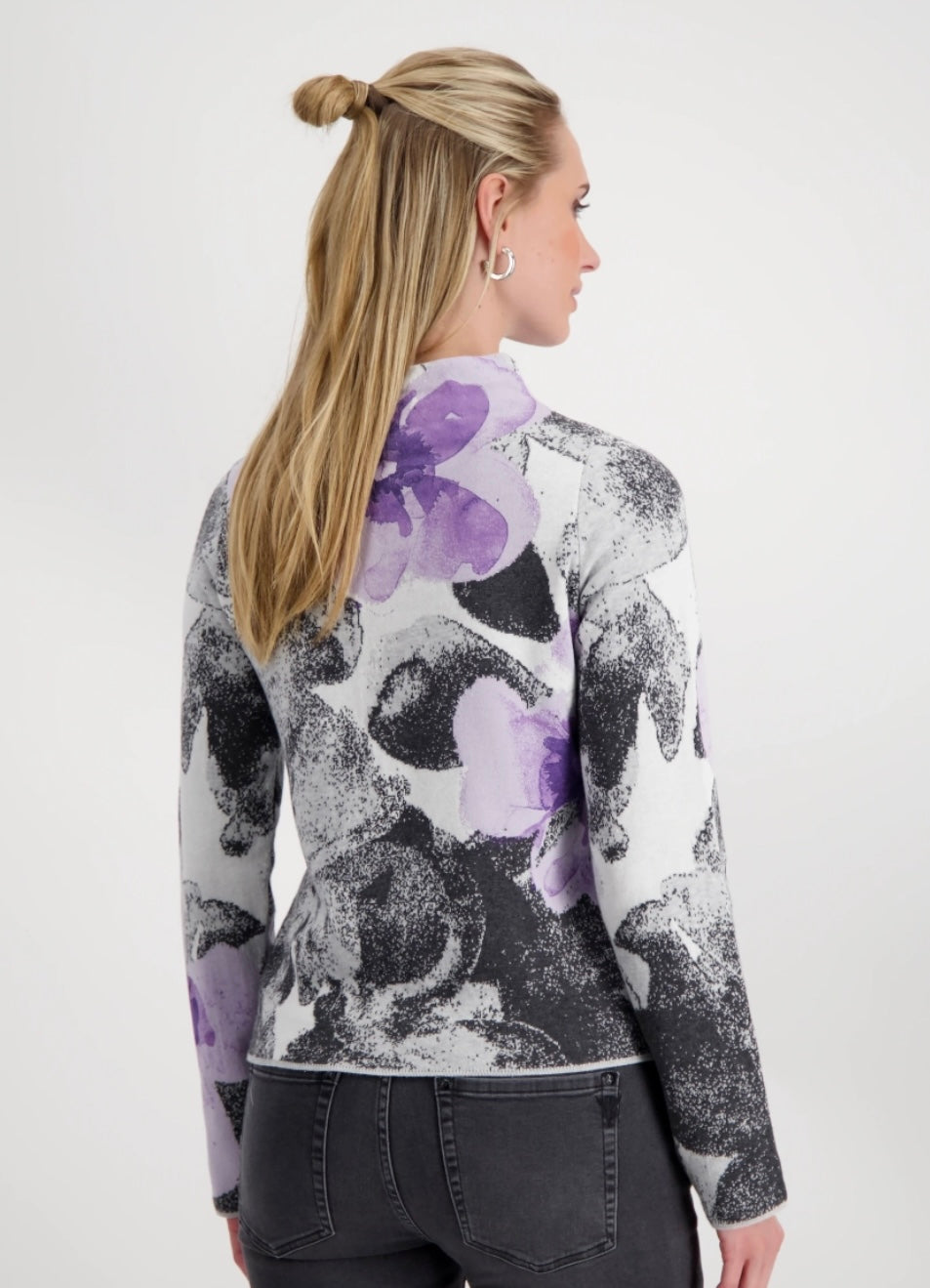Snowfall soft lilac sweat top