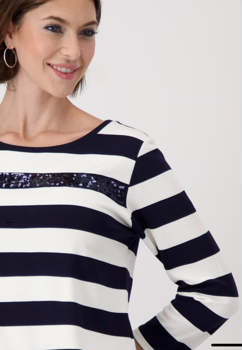 Striped navy white top