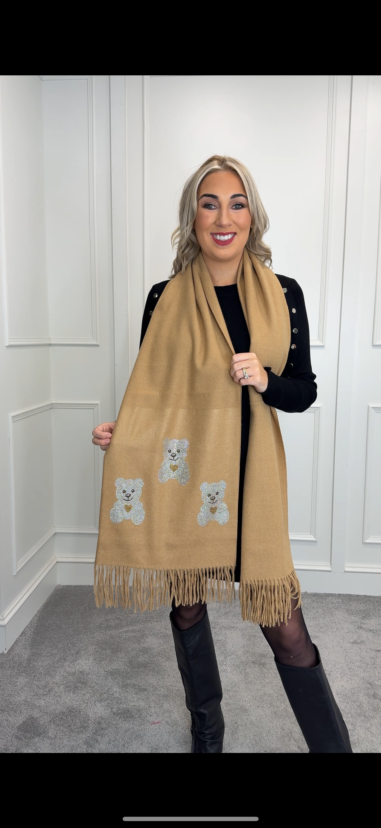 Bear scarf- camel