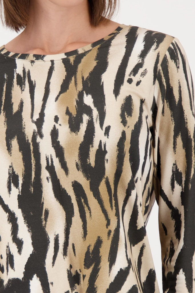 TOP WITH TIGER PATTERN 331