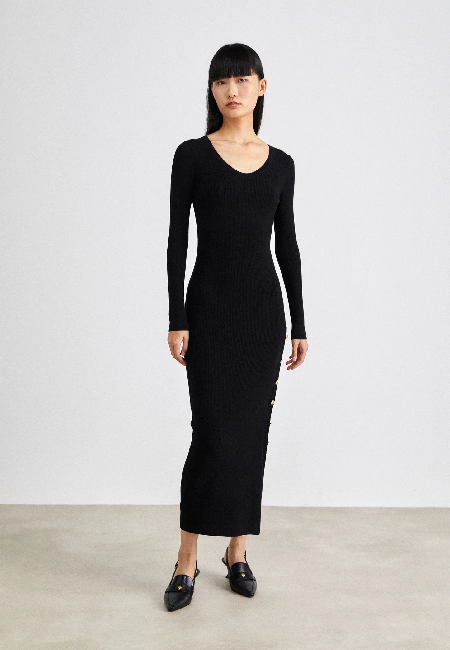 Laia -Black