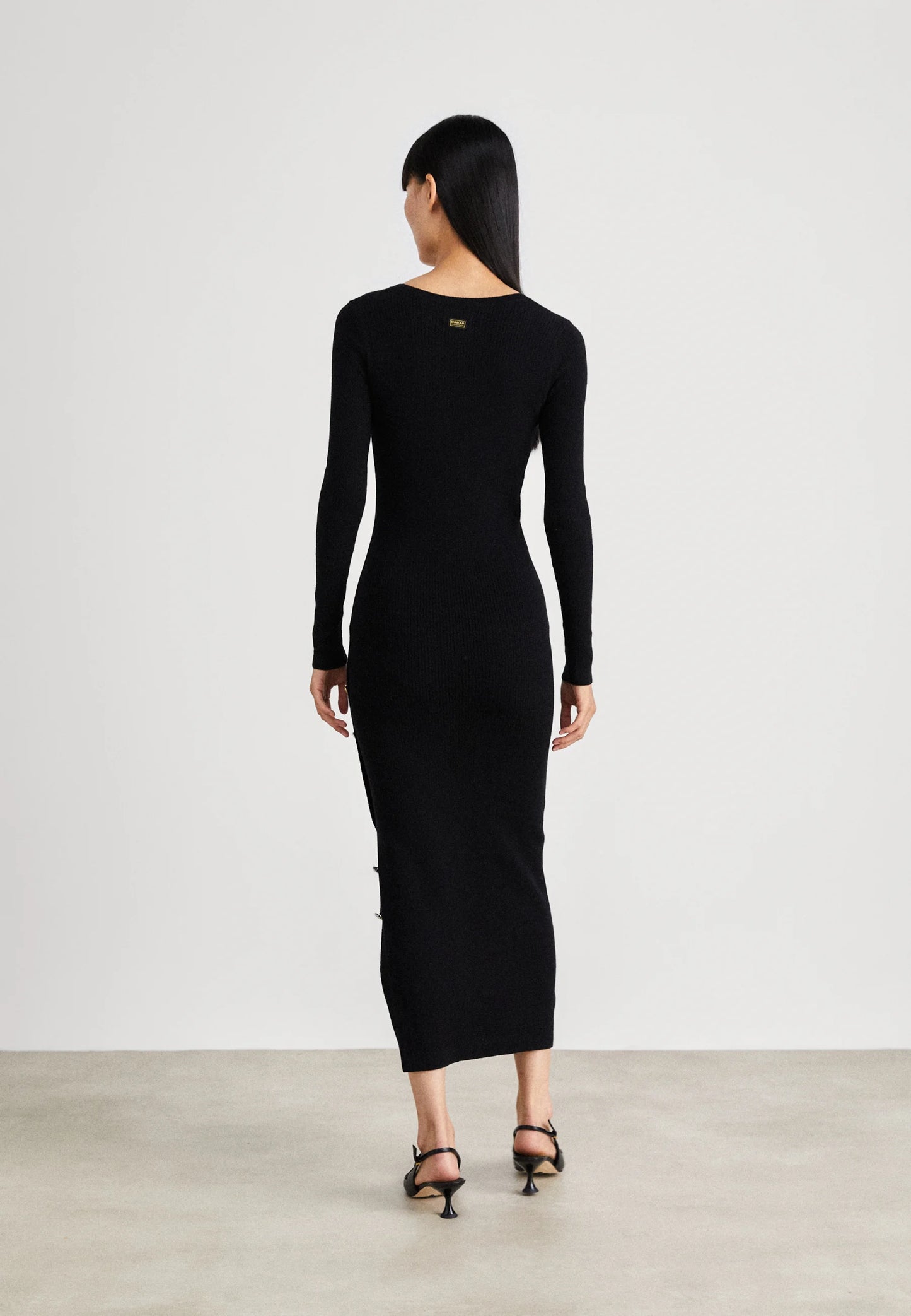Laia -Black