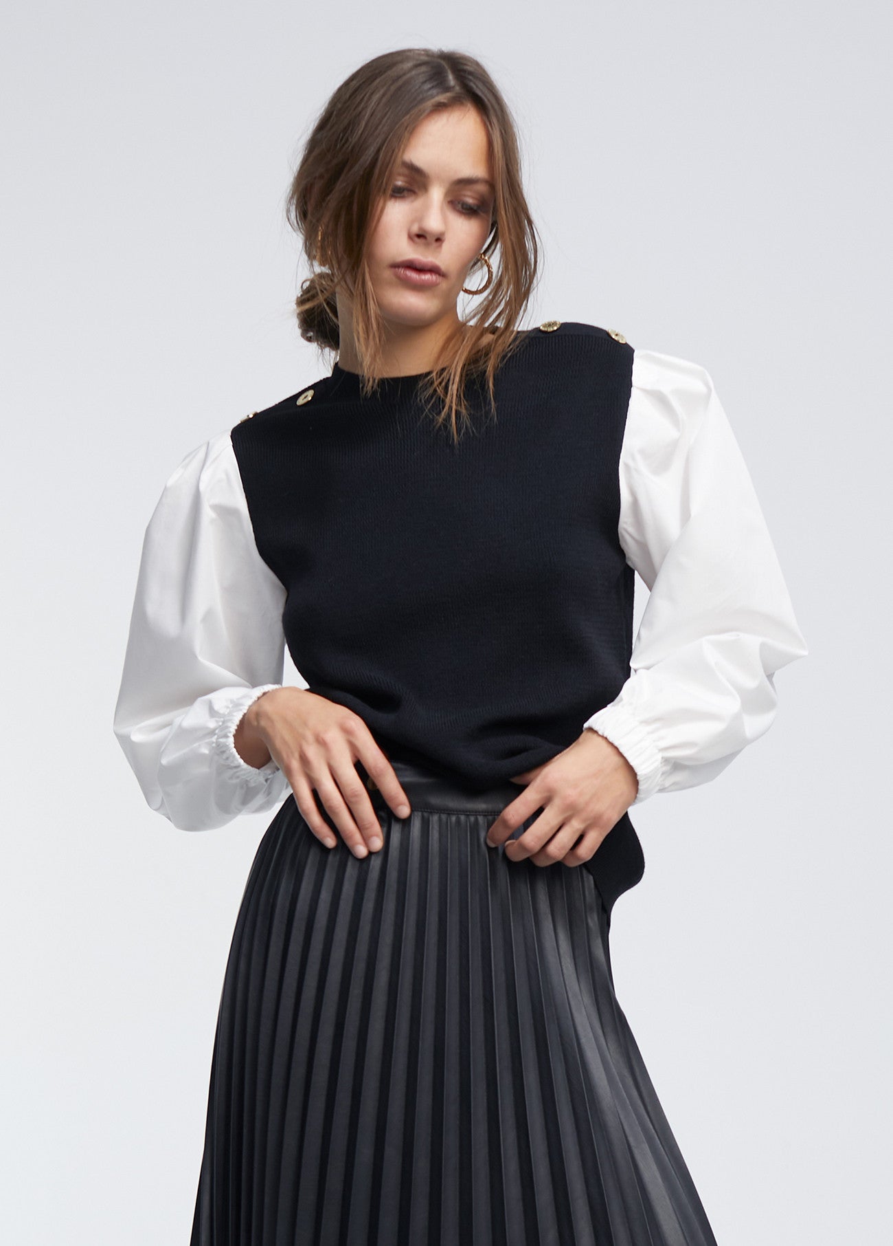 CONTRAST SWEATER