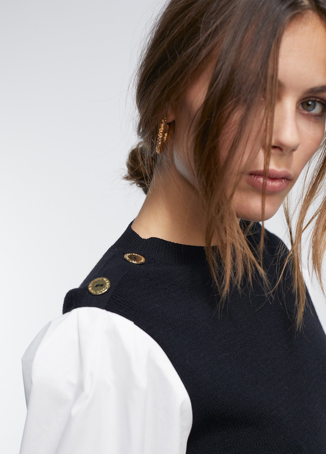 CONTRAST SWEATER
