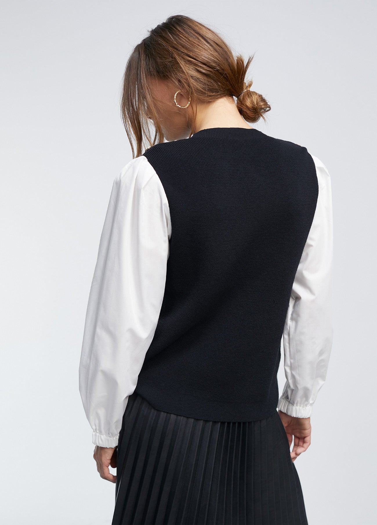 CONTRAST SWEATER