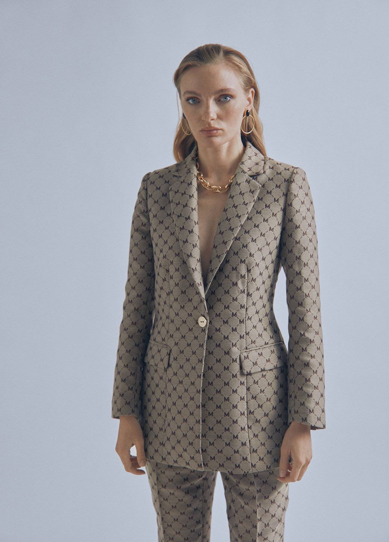 Logomania blazer (Size 6)