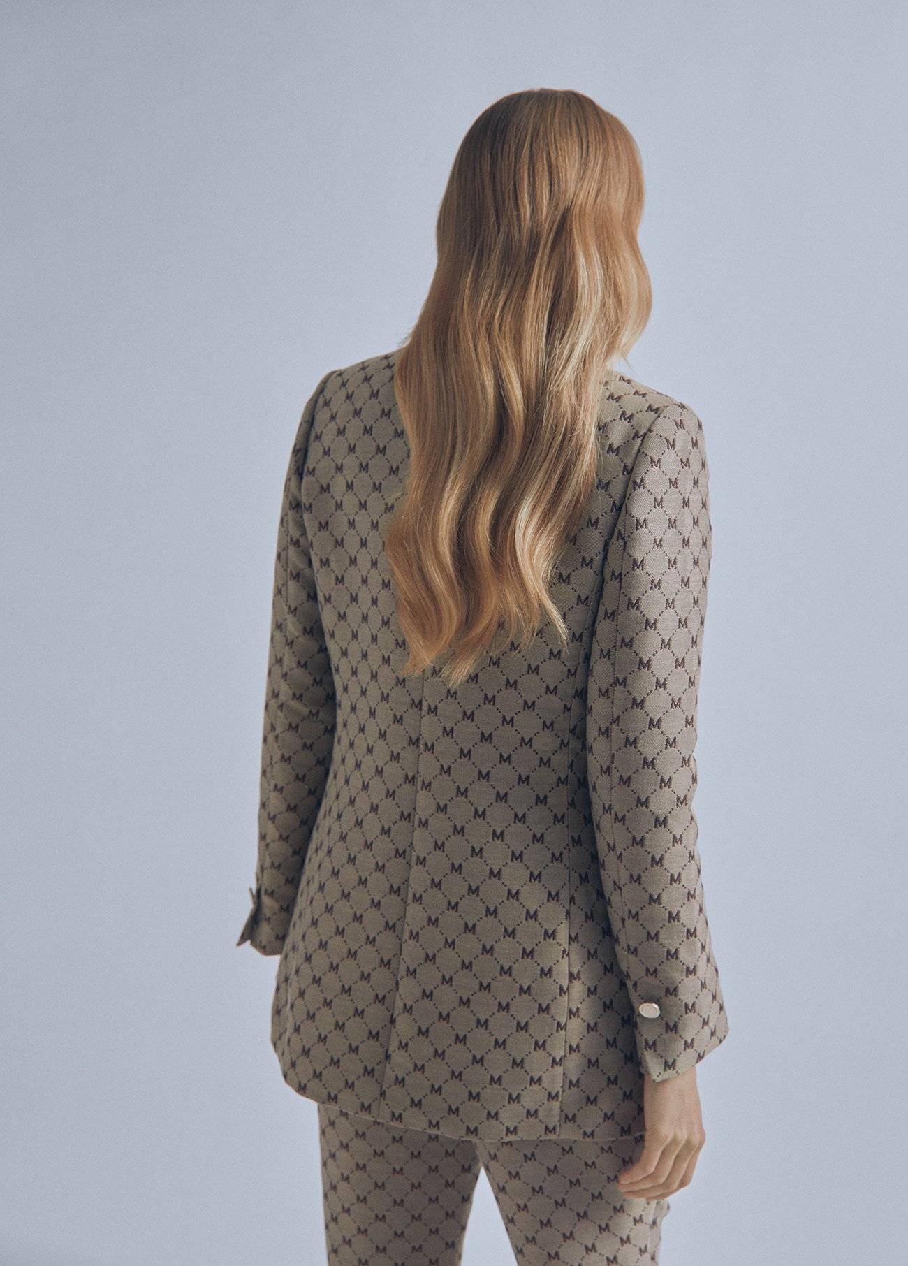 Logomania blazer (Size 6)