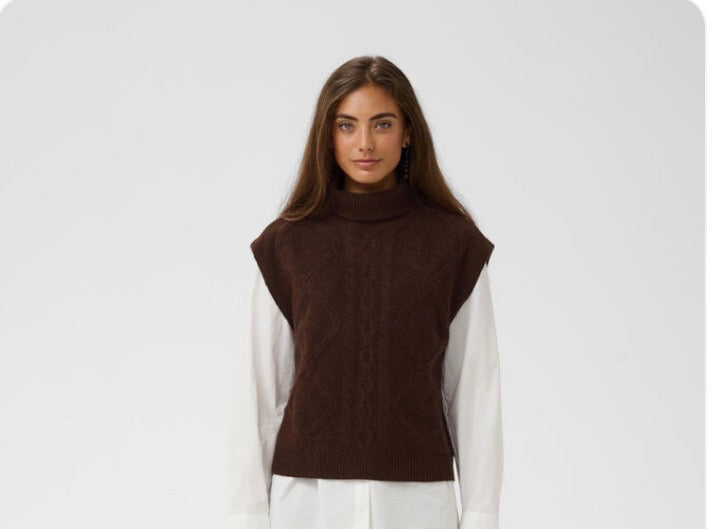 Monica Brown Sleeveless Pullover