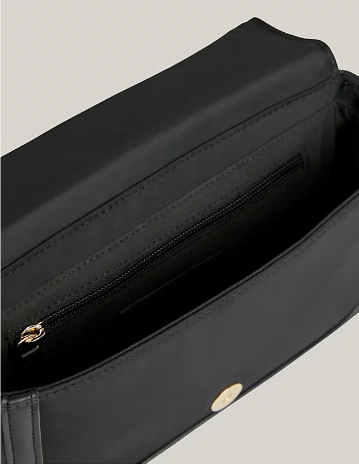 Black essential flap crossover bag