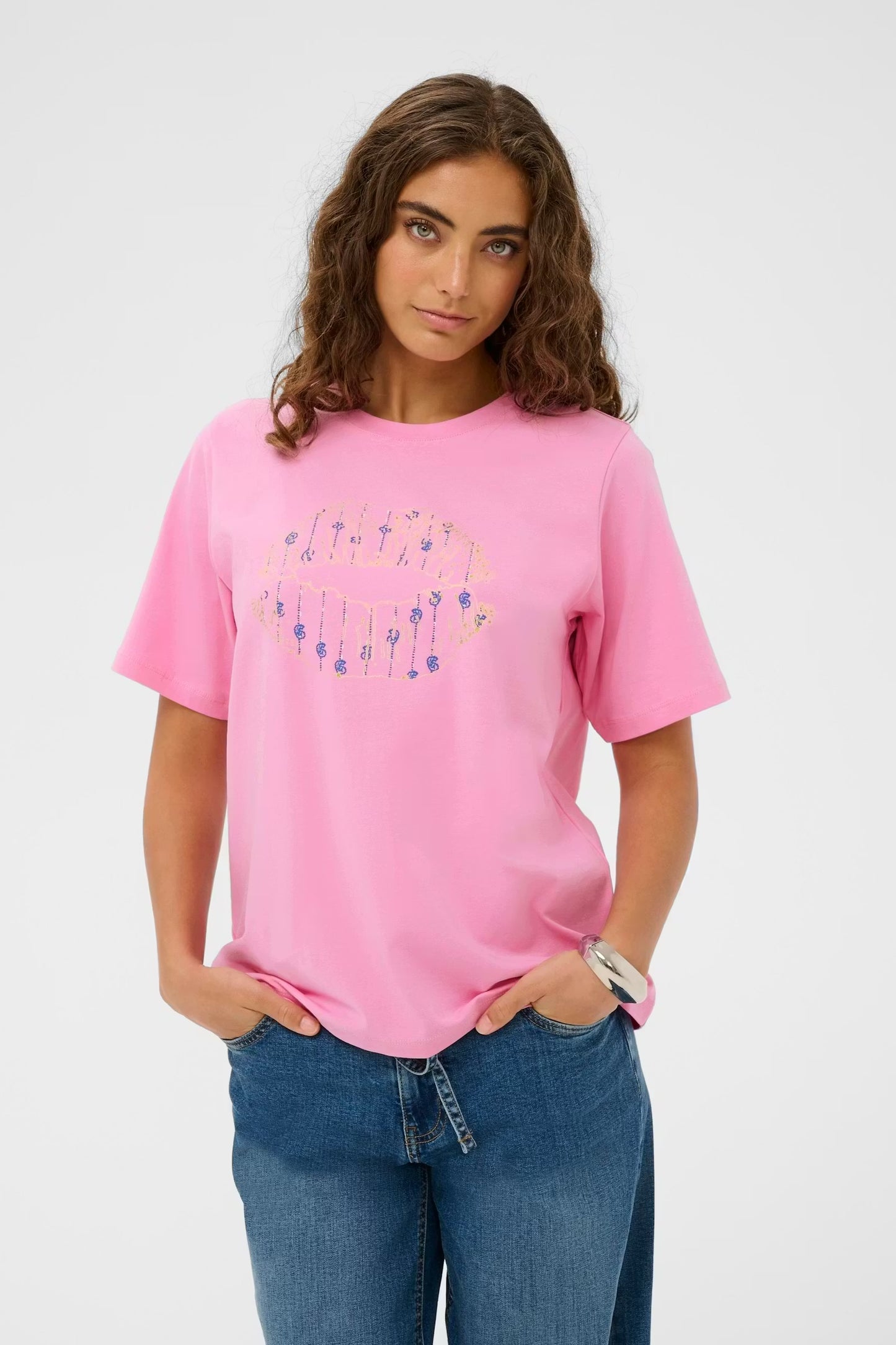 Lips pink