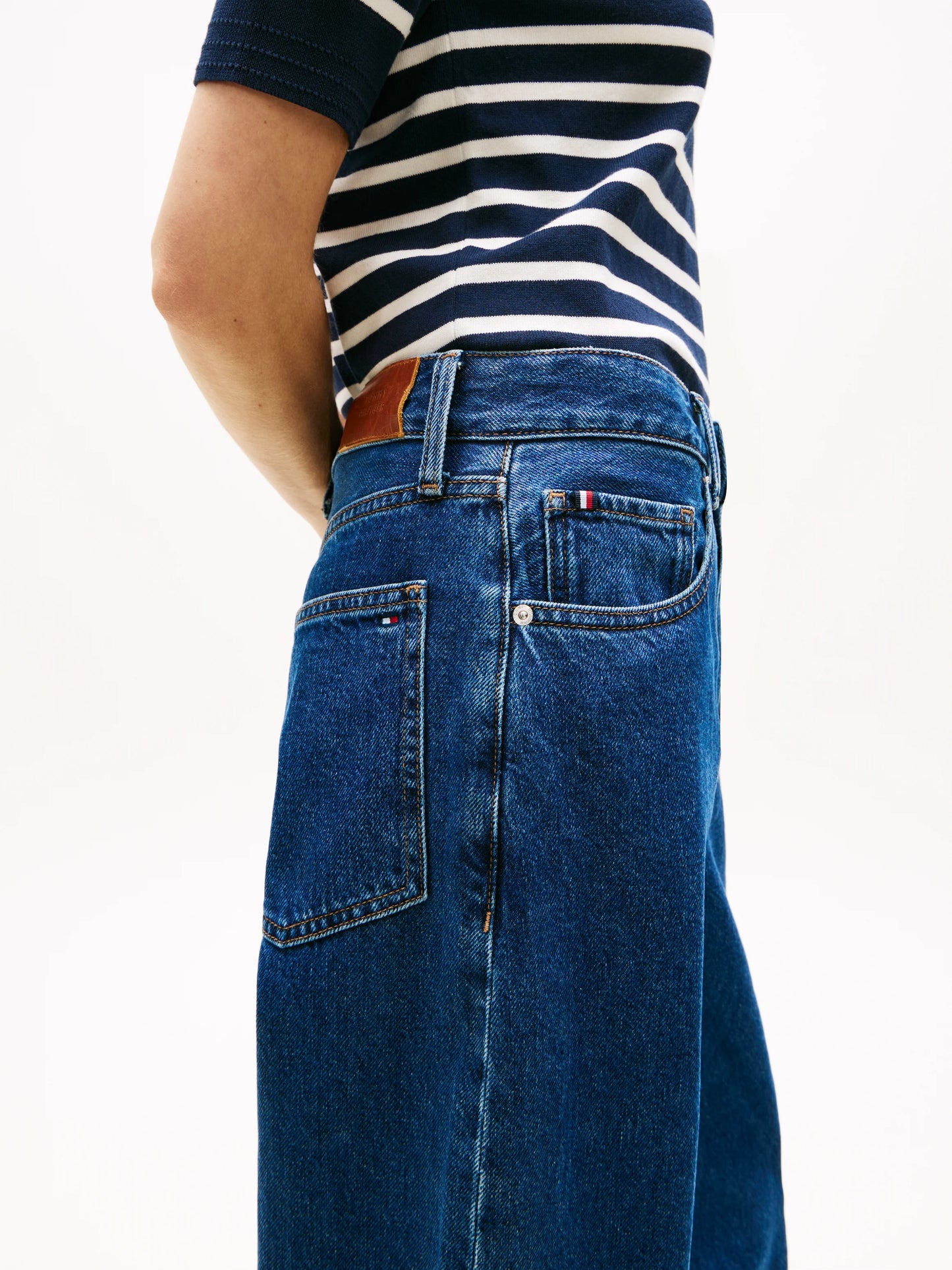 Emi Barrel Jeans