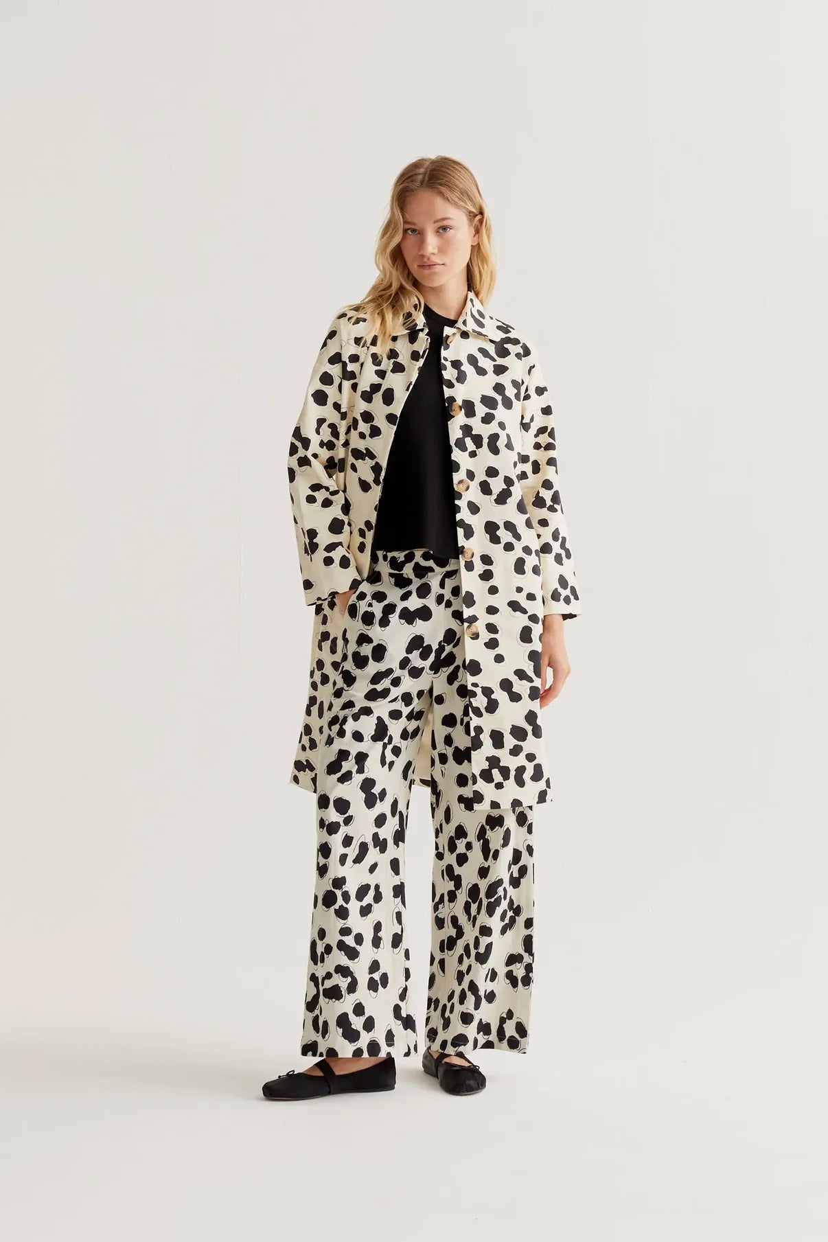 gabardine with Dalmatian print