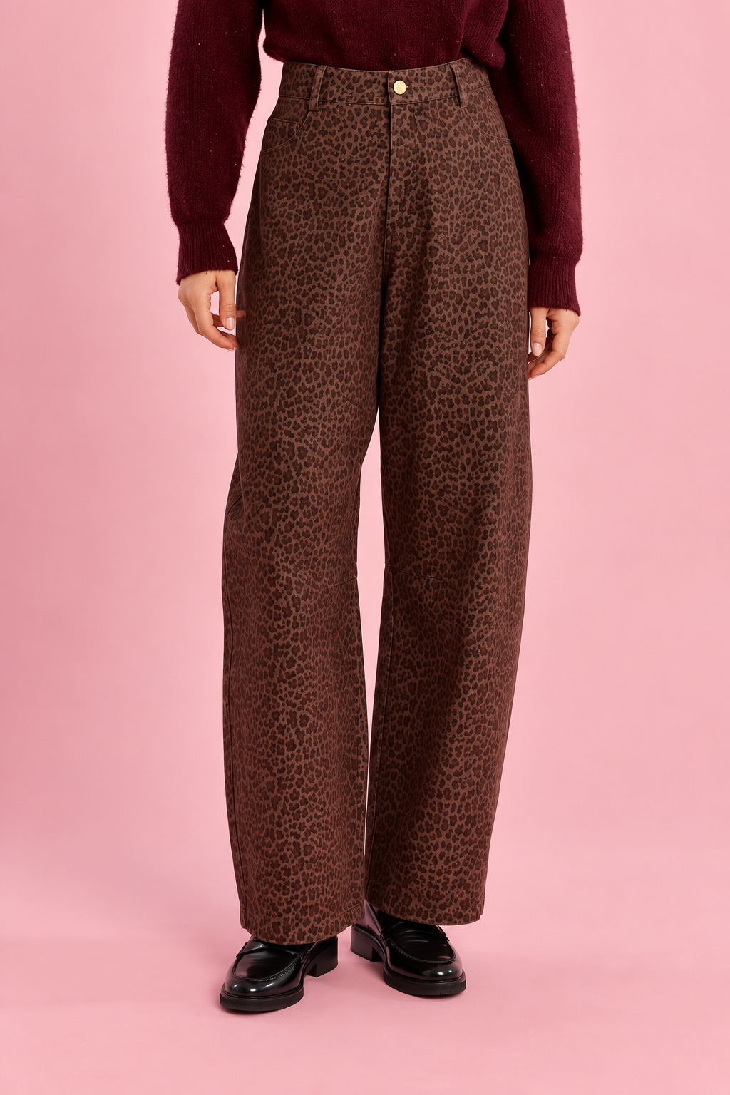 Barrel leopard jeans