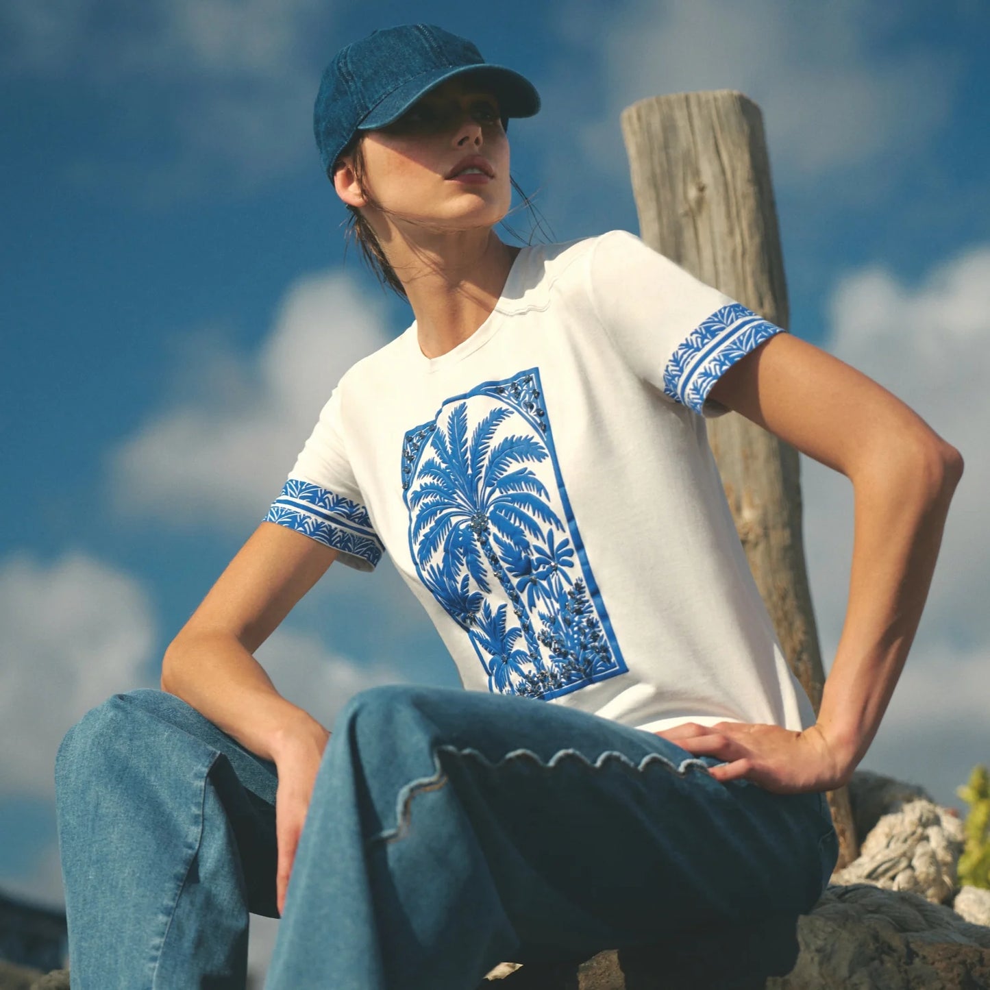 White Blue Palm Tree Top 974