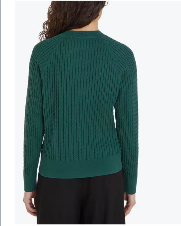 Ornamental green round neck cable sweater