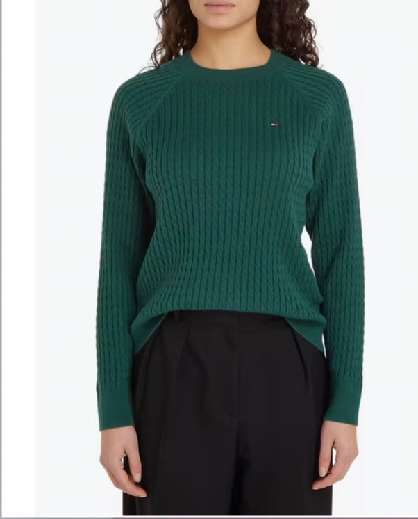 Ornamental green round neck cable sweater