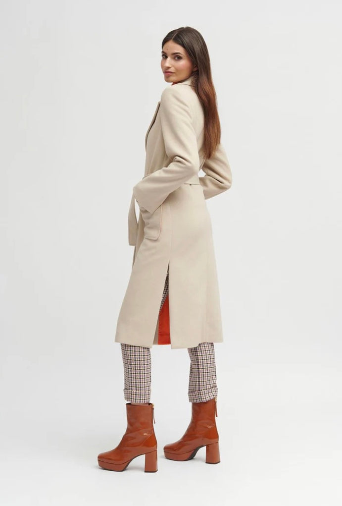 Nora blond belted coat