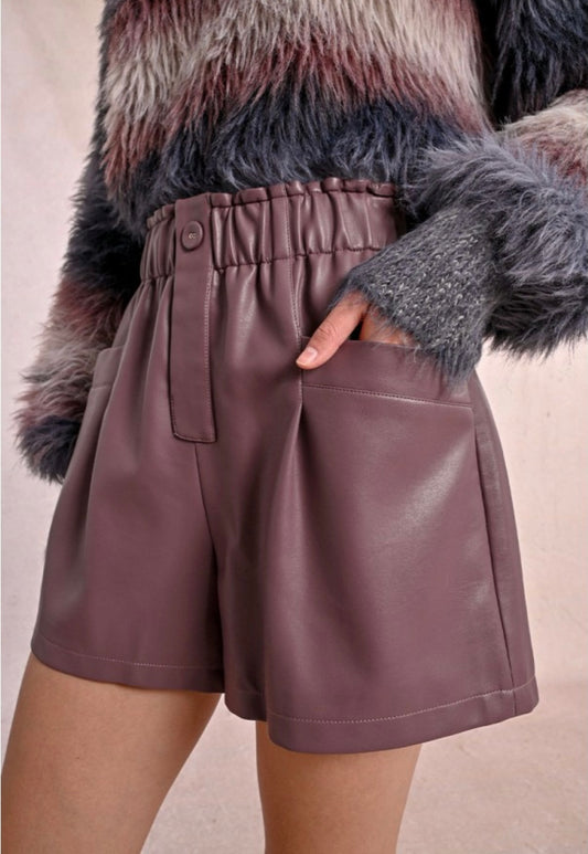 Mauve faux leather shorts