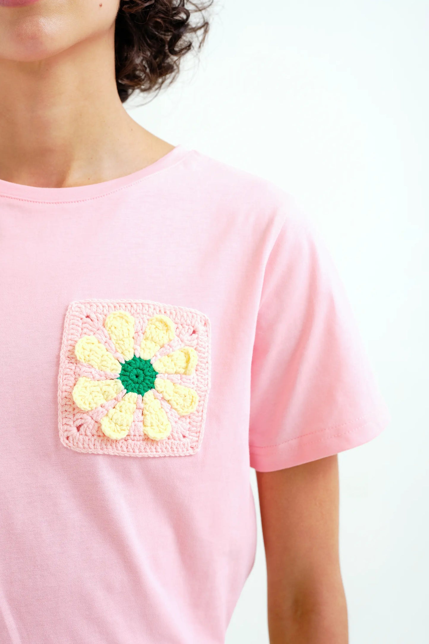 Flower pocket t-shirt