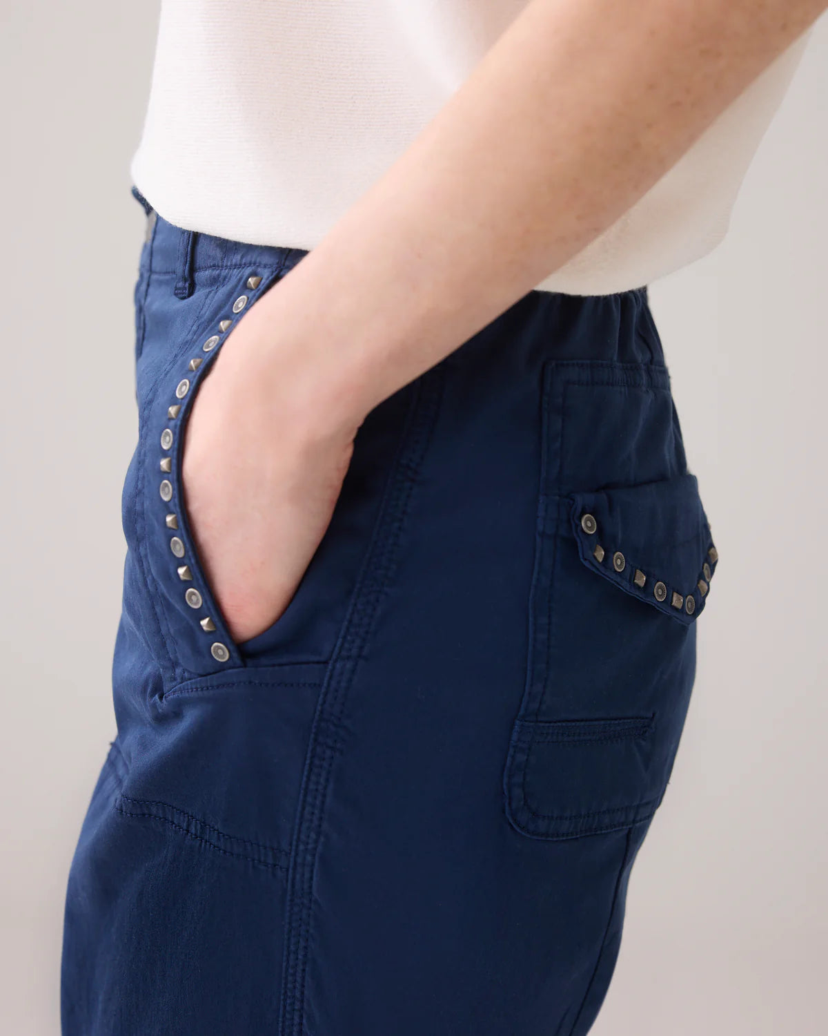 Trousers With Studs