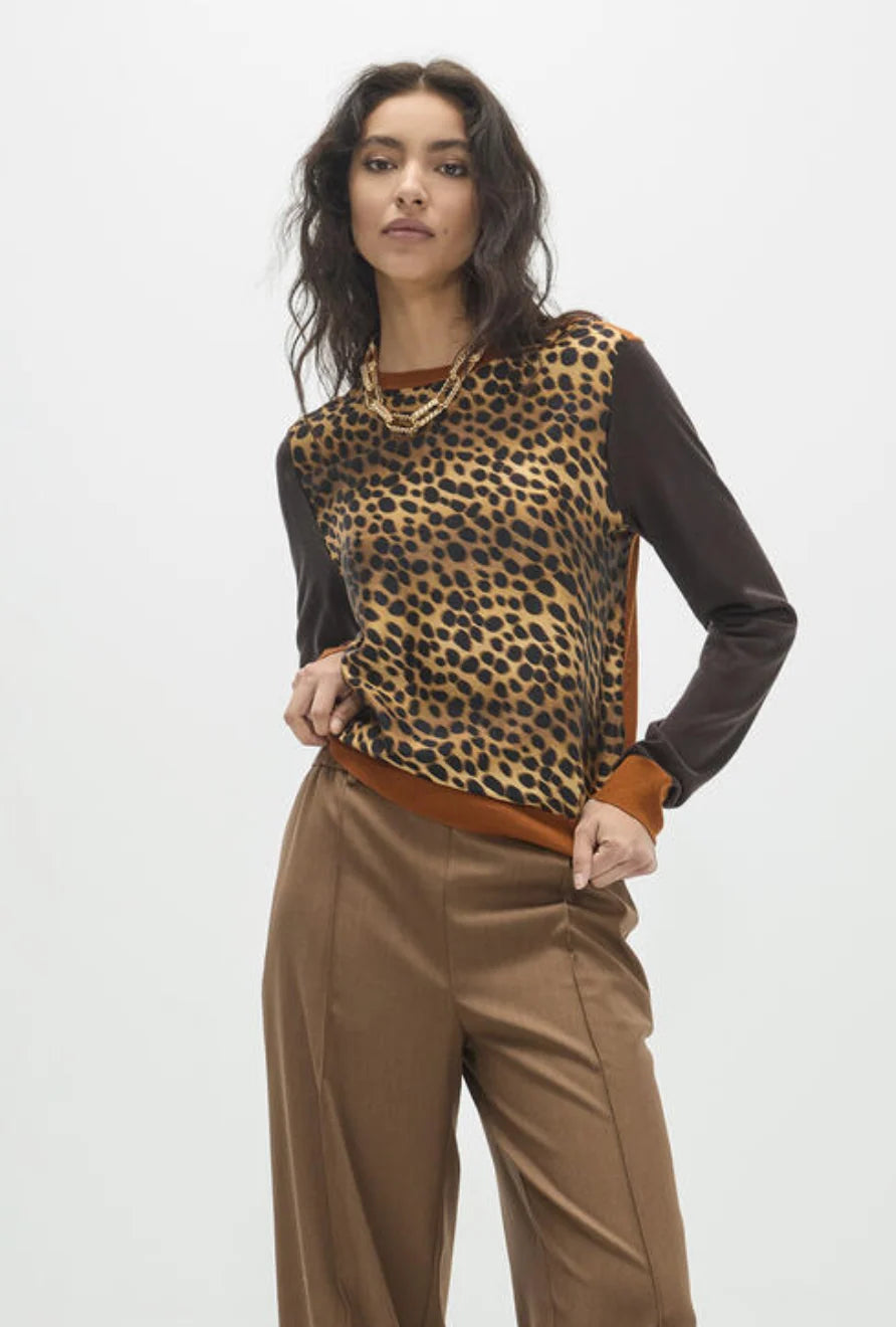 Leopard top