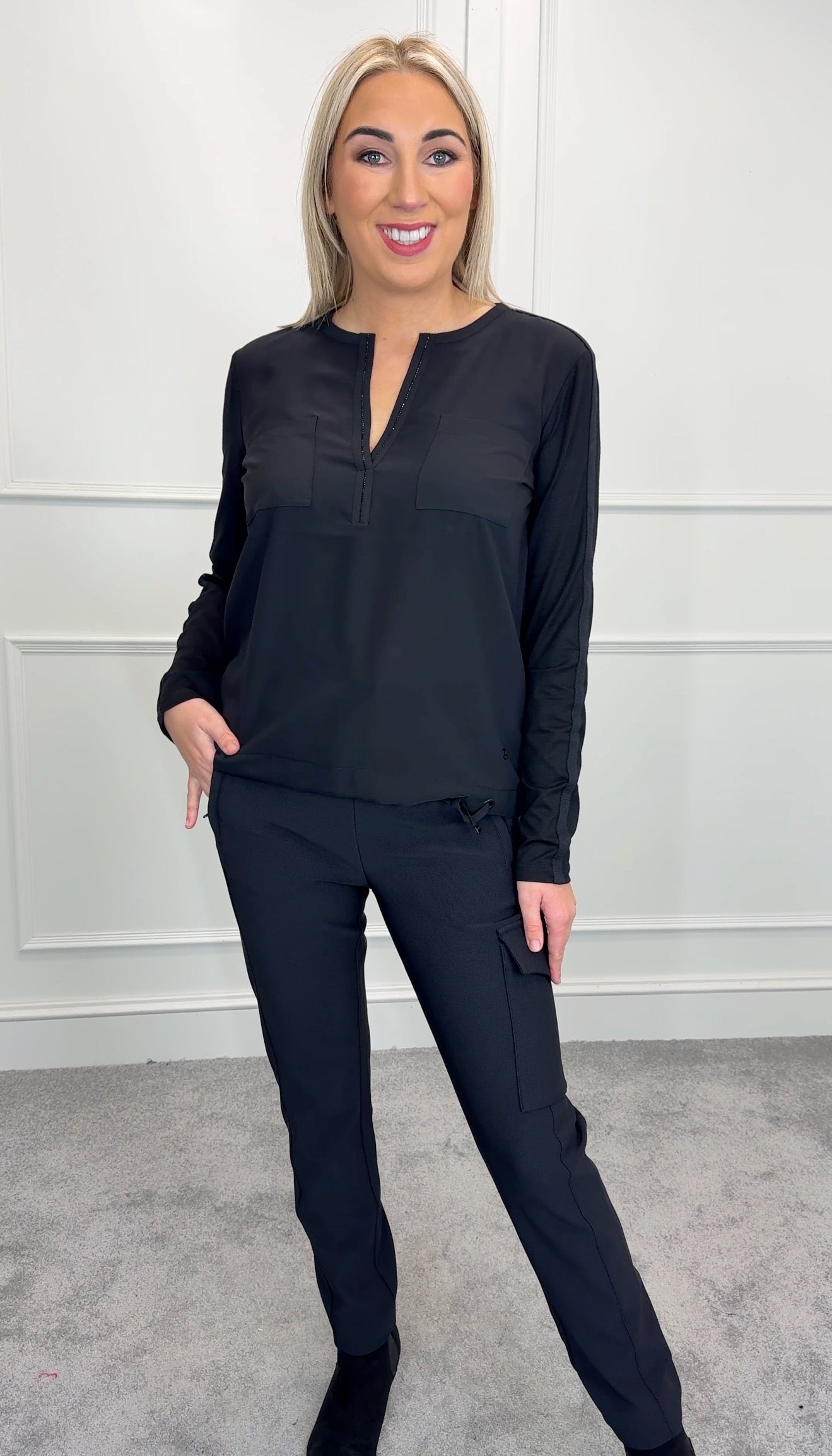 V neck Jersey back blouse  black