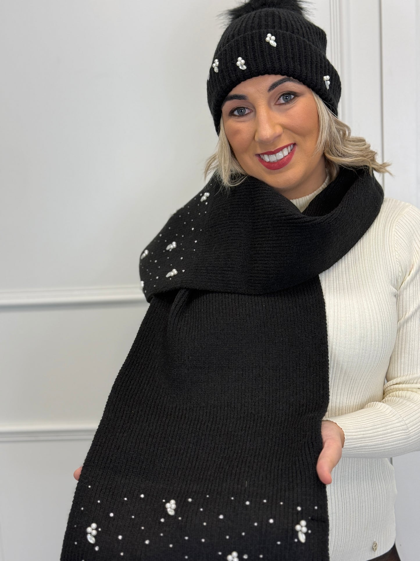 Pearl hat & scarf set